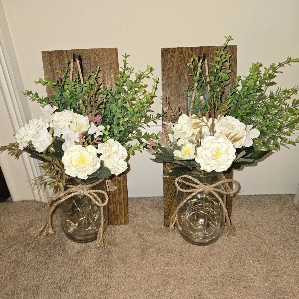 Rustic Wall-Mounted Floral Arrangement with White Flowers And Lights Set Of 2